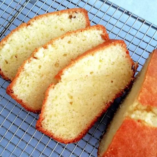 sour cream pound cake recipe - Recipe photo by Eats Delightful