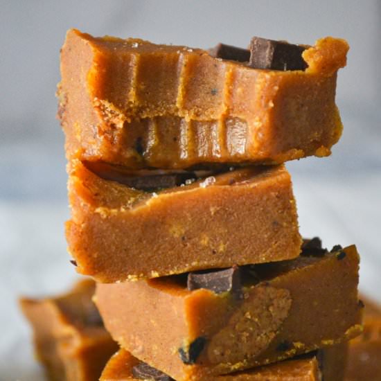 Pumpkin Collagen Fudge - Recipe photo by Macaroniebites