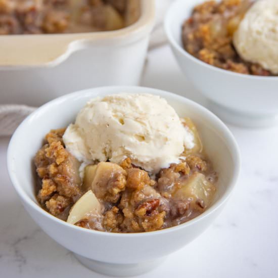 Classic Pear Crisp - Recipe photo by bakesbybrownsugar