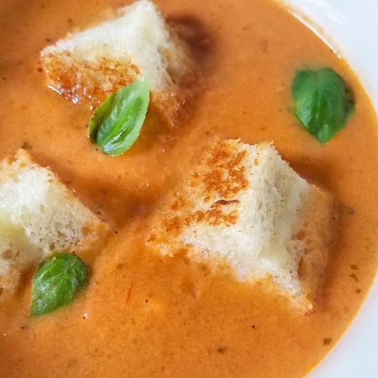Tomato Bisque - Recipe photo by trendgredient