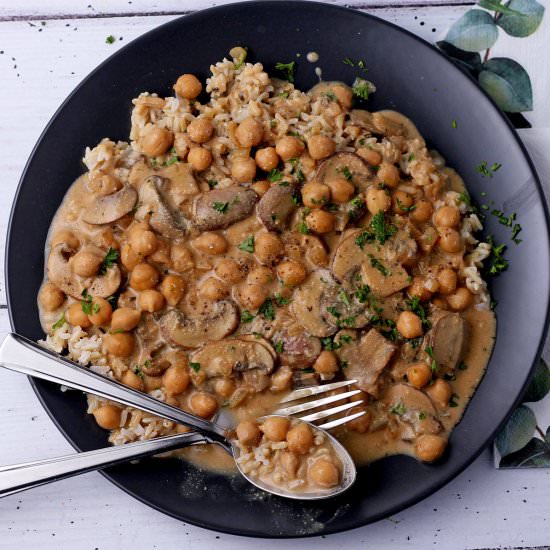 Creamed chickpeas and mushrooms - Recipe photo by veganwithgusto