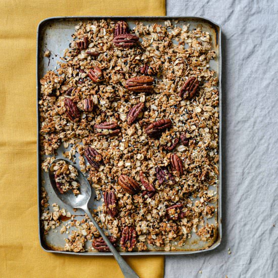Pumpkin sesame granola - Recipe photo by Shecanteatwhat