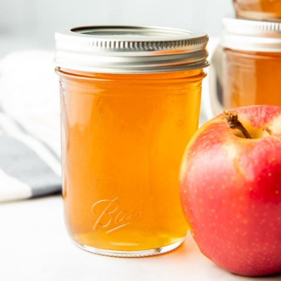 4-Ingredient Apple Jelly - Recipe photo by wholefully