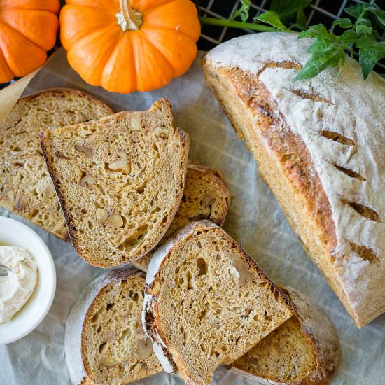 No-Knead Pumpkin Walnut Bread - Recipe photo by Herbivore Cucina