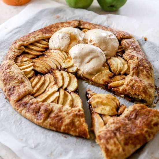 Vegan Apple Galette - Recipe photo by cookingwithparita