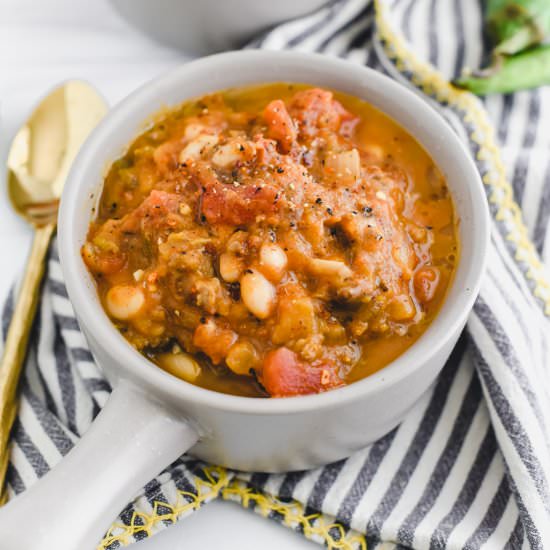 Pumpkin White Bean Chili - Recipe photo by mymoderncookery