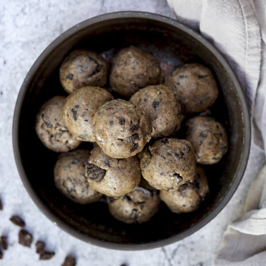 No-Bake Oreo Cookie Dough Bites - Recipe photo by simmerandsauce