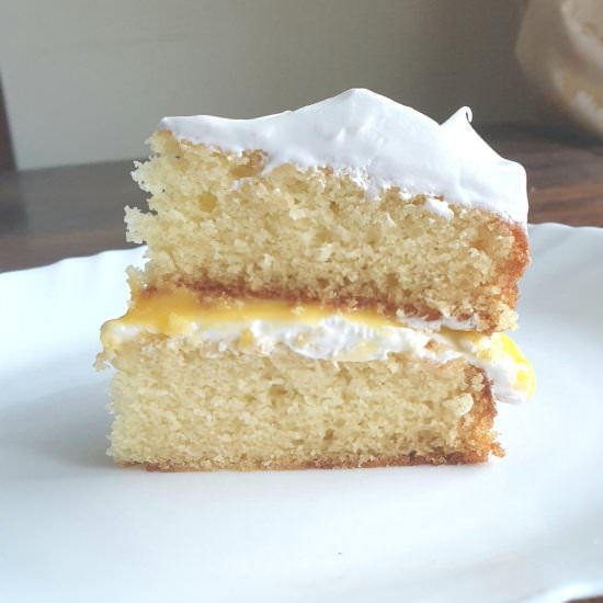White cake with passionfruit curd - Recipe photo by Flours n frostings