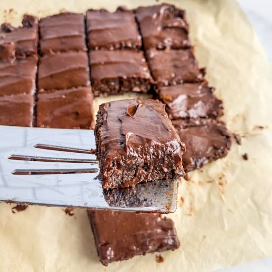 Fudgy Raw Vegan Brownies - Recipe photo by The Healthy Toast