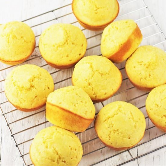 easy homemade cornbread muffins - Recipe photo by nowcookthis