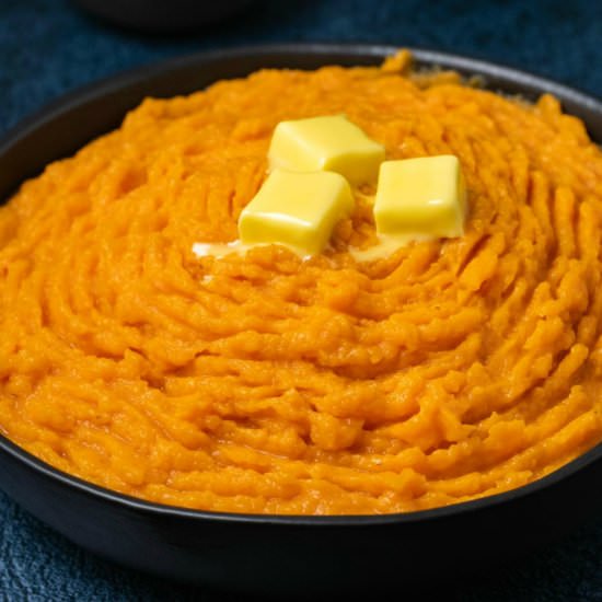 Vegan Mashed Sweet Potatoes - Recipe photo by lovingitvegan