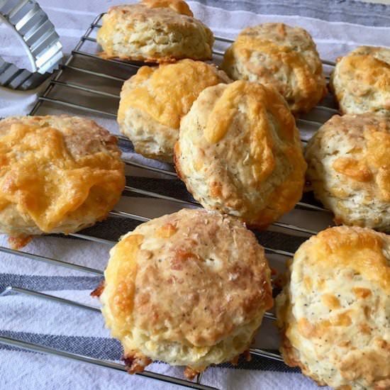 Easy Cheesy Biscuits - Recipe photo by Kitchengetaway