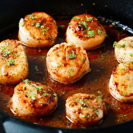 Garlic Butter Scallops Recipe - Recipe photo by PrimaveraKitchen