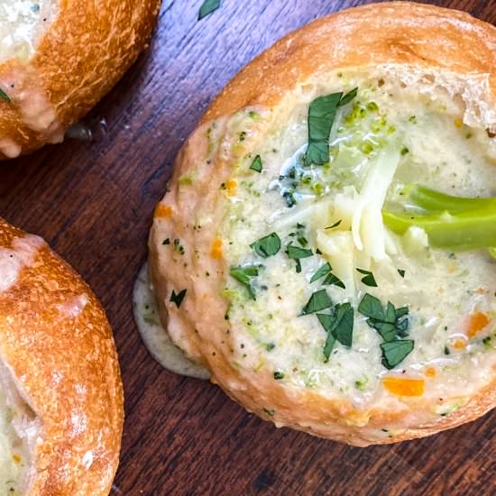 The best broccoli and cheese soup - Recipe photo by Nictastingspoon
