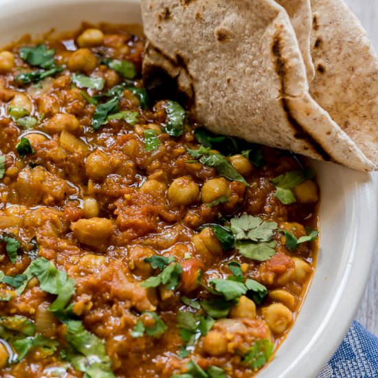 Easy Chana Masala - Recipe photo by Sixhungryfeet