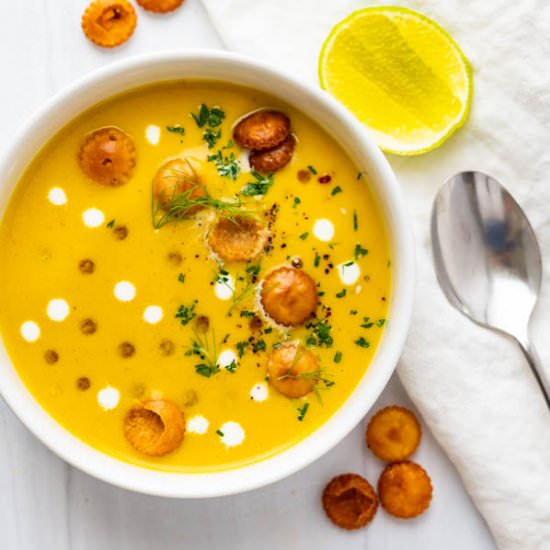 Creamy Curried Pumpkin Soup - Recipe photo by garlic and zest