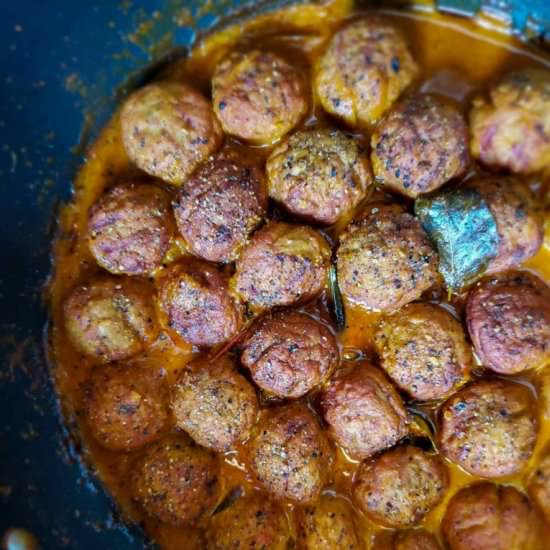 Sri Lankan creamy meatball Curry - Recipe photo by Hungry Lankan