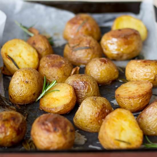 Roasted potatoes - Recipe photo by mecooks.com