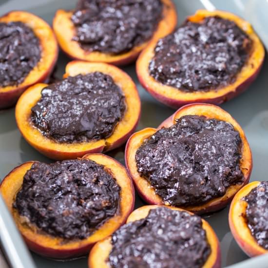 Amaretti stuffed peaches - Recipe photo by electricbluefood