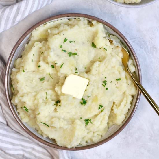 Mashed Potatoes & Cauliflower - Recipe photo by Hummusapien