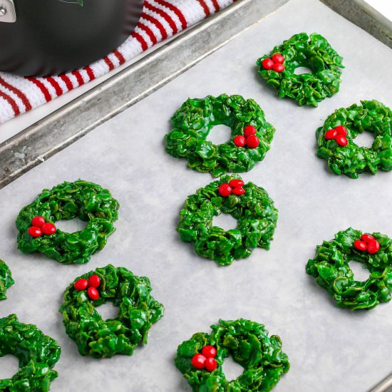 Christmas Wreath Cookies - Recipe photo by EasyBudgetRecipes
