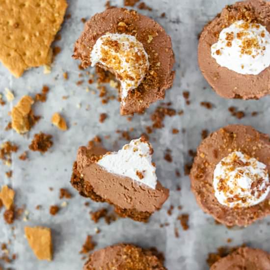 Chocolate Graham Cracker Cheesecake - Recipe photo by Honestfoodie_blog
