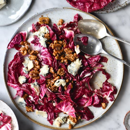 Radicchio salad with blue cheese - Recipe photo by georgeats