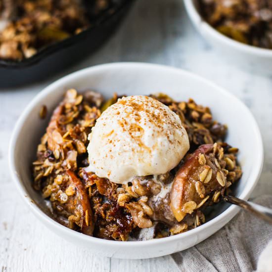 Caramel Apple Crisp - Recipe photo by Shuangys Kitchensink