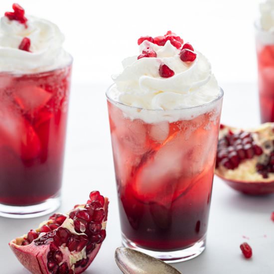 Pomegranate Vanilla Fizz - Recipe photo by Aredspatula