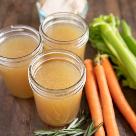 How to make Chicken Stock - Recipe photo by KyleeCooks