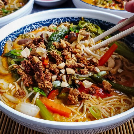 creamy ramen noodle bowl - Recipe photo by brokebankvegan