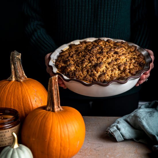 Miso Caramel Dutch Apple Pie - Recipe photo by leisurefanclub