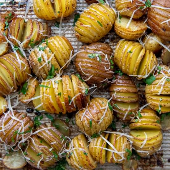 Mini Hasselback Potatoes - Recipe photo by MamaGourmand