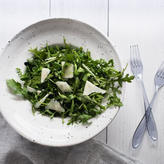 SUPER QUICK ARUGULA SALAD - Recipe photo by TheFrayedApron