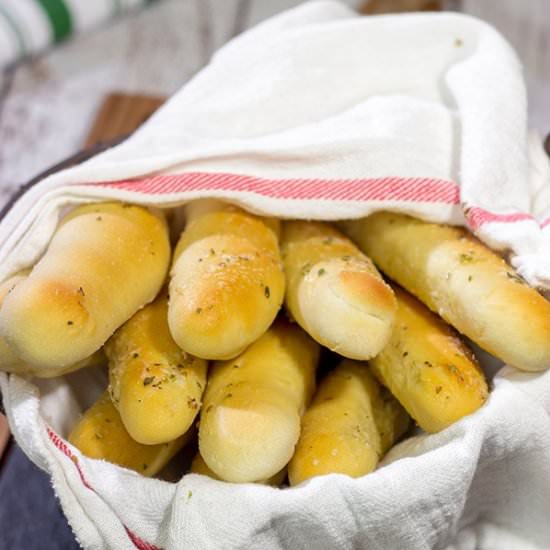 Copycat Olive Garden Breadsticks - Recipe photo by spicedblog