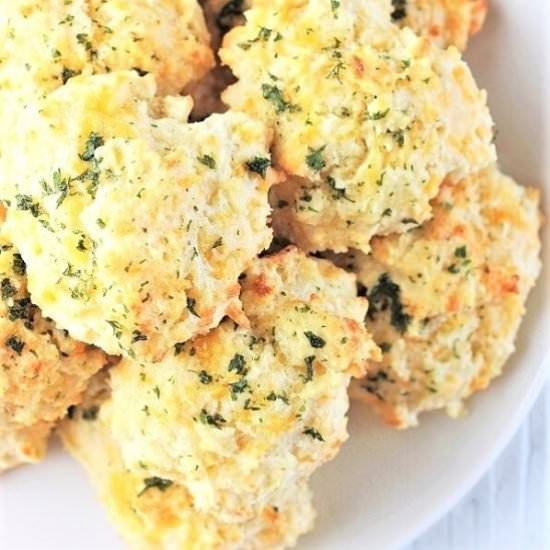 easy cheesy garlic biscuits - Recipe photo by nowcookthis