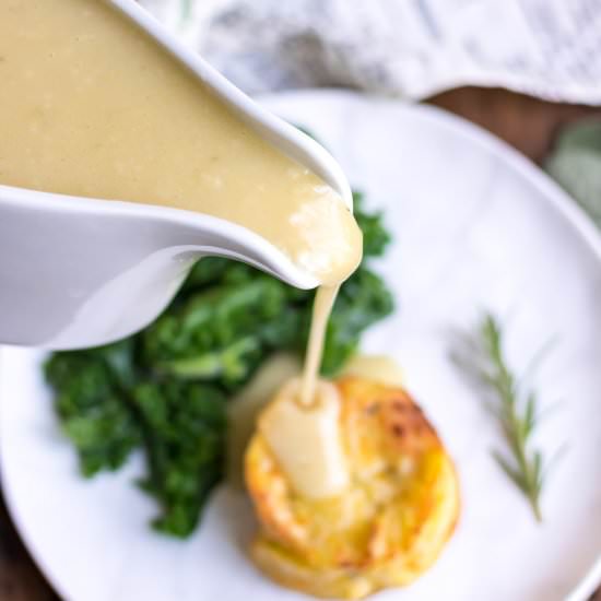 Easy Vegan Gravy - Recipe photo by veggie desserts