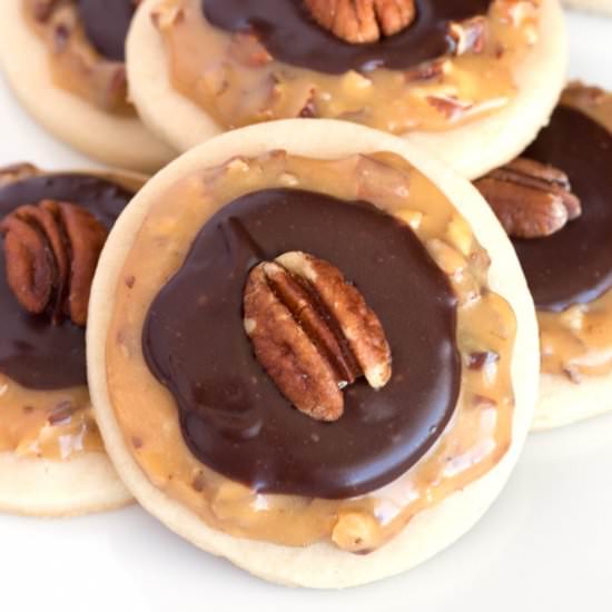 Caramel Pecan Shortbread Cookies - Recipe photo by borrowedbites