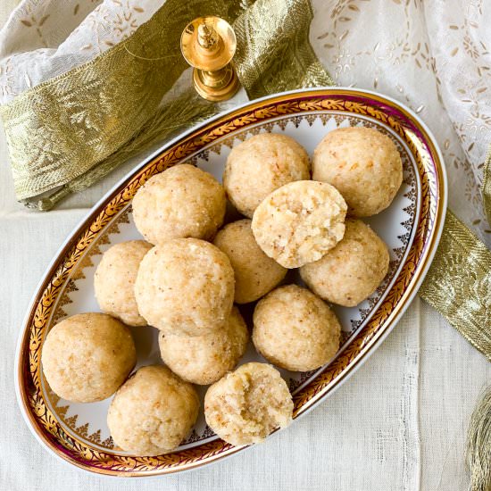 Semolina Coconut Laddoos - Recipe photo by The Desserted Girl