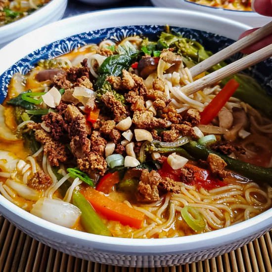 Creamy Ramen Noodle Bowl - Recipe photo by brokebankvegan