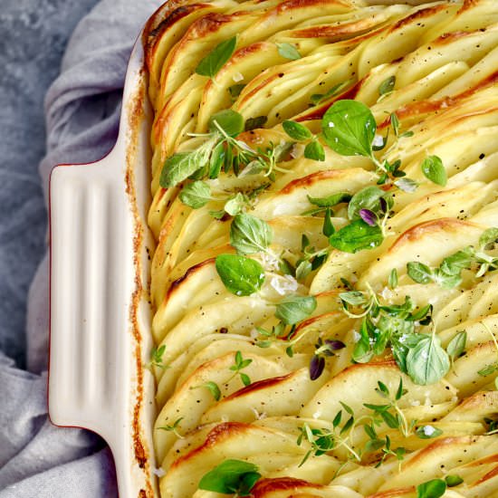 Crispy Leaf Potatoes - Recipe photo by simmerandsauce