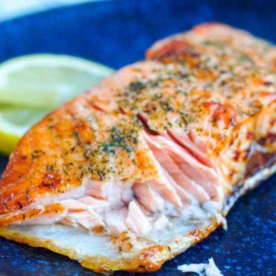 Flaky Air Fryer Salmon - Recipe photo by MaesMenu