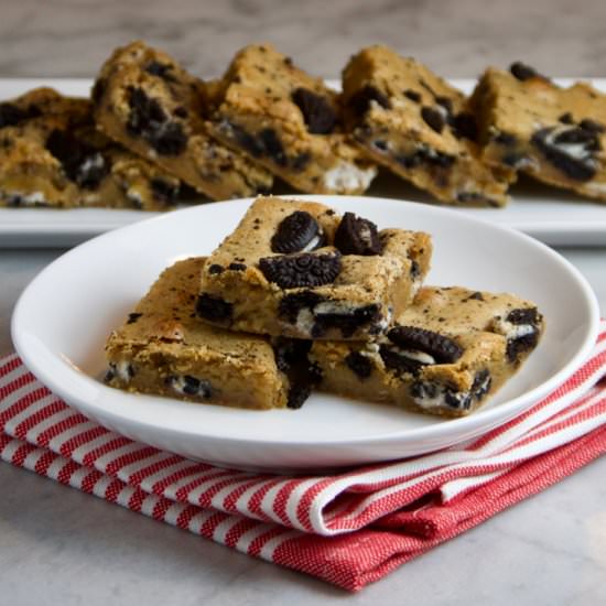 Soft-Baked Oreo Blondies - Recipe photo by thebrookcook.wordpress.com