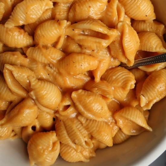 vegan mac and cheese - Recipe photo by fromthecomfortofmybowl