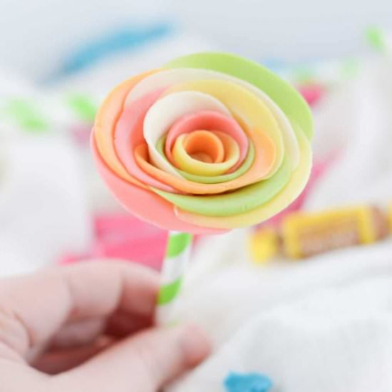 Tootsie Roll DIY Candy Flowers - Recipe photo by lifebeginswithdessert
