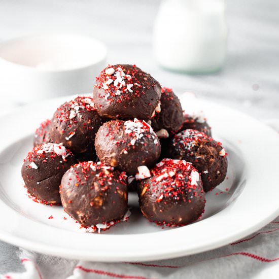 Easy Peppermint Truffles - Recipe photo by pumpkinnspice