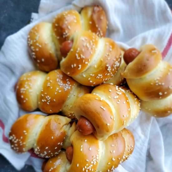 Easy Sausage Buns/Rolls - Recipe photo by Hungry Lankan