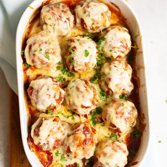 Cheesy Oven Baked Meatballs - Recipe photo by kidseatbyshanai