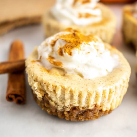 Mini Pumpkin Cheesecakes - Recipe photo by gingersnapsbakingaffairs