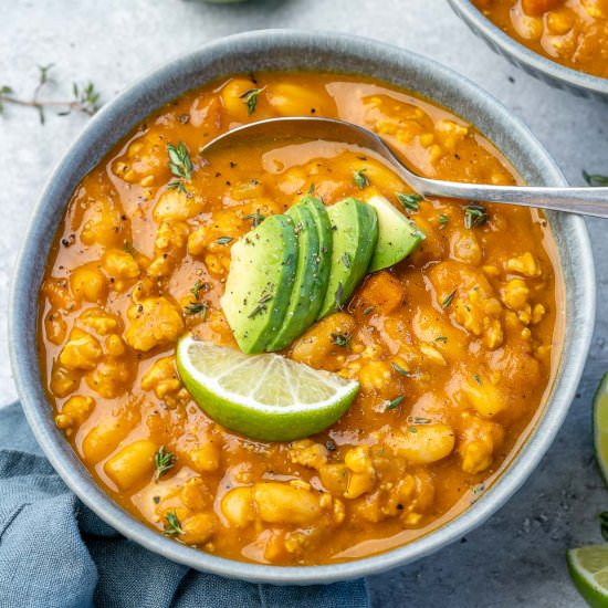 WHITE BEAN PUMPKIN CHILI - Recipe photo by healthyfitnessmeals